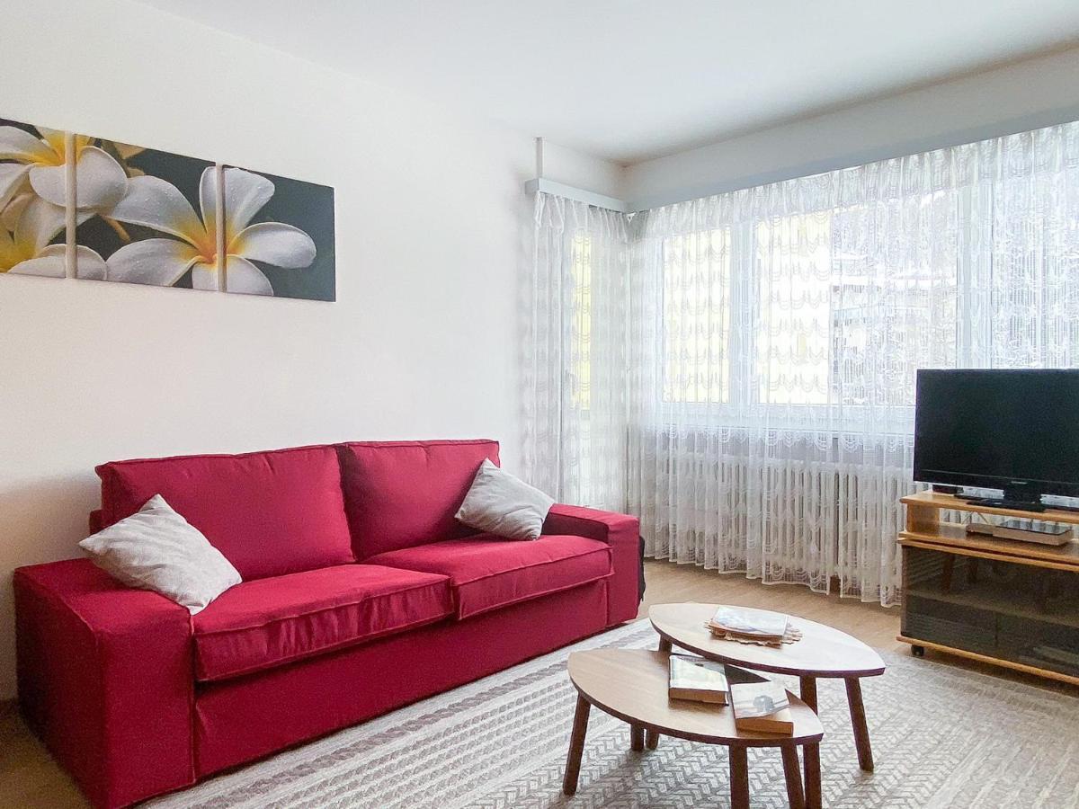 Zentrale Wohnung In St. Moritz Mit Grossem Balkon Luaran gambar